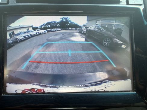 Used 2017 Toyota Camry XLE w/ Convenience Package FWD image 15
