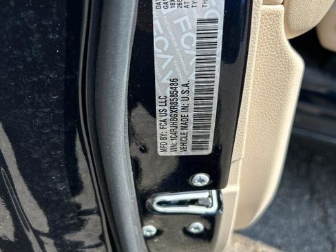 Used 2024 Jeep Grand Cherokee Limited image 2