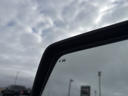 Used 2025 GMC Sierra 1500 AT4 w/ AT4 Premium Package image 19