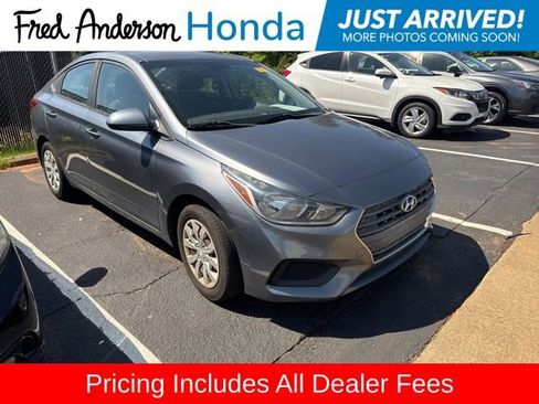 Used 2018 Hyundai Accent FWD image 1