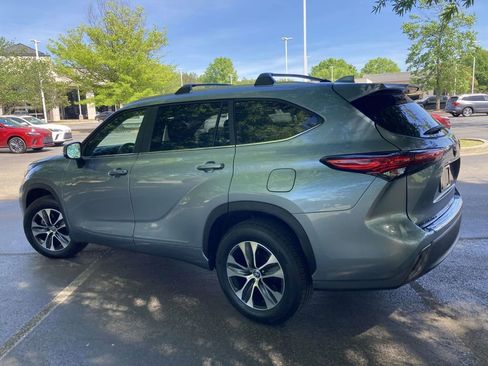Used 2023 Toyota Highlander XLE image 4
