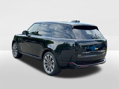 New 2025 Land Rover Range Rover SE image 2