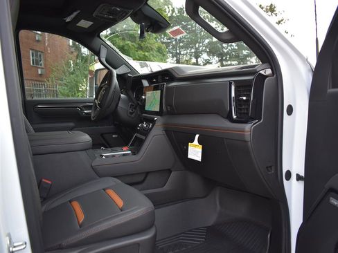 New 2026 GMC Sierra 2500 AT4 w/ AT4 Premium Plus Package image 5