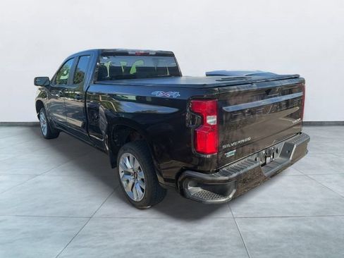 Used 2019 Chevrolet Silverado 1500 Custom w/ Custom Value Package AWD/4WD image 4