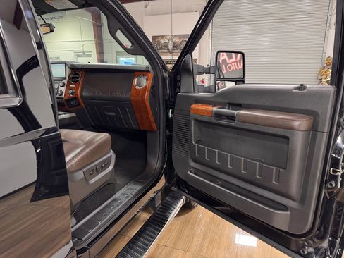 Used 2016 Ford F350 King Ranch w/ King Ranch w/Chrome Package image 18