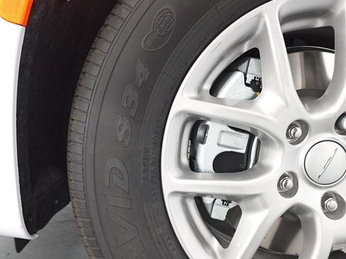 New 2027 Chrysler Pacifica Select FWD image 32