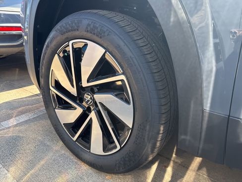 Used 2026 Volkswagen Atlas SE FWD image 27