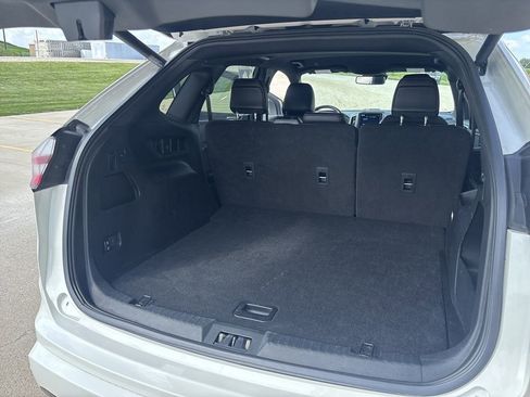 Used 2022 Ford Edge ST-Line image 29