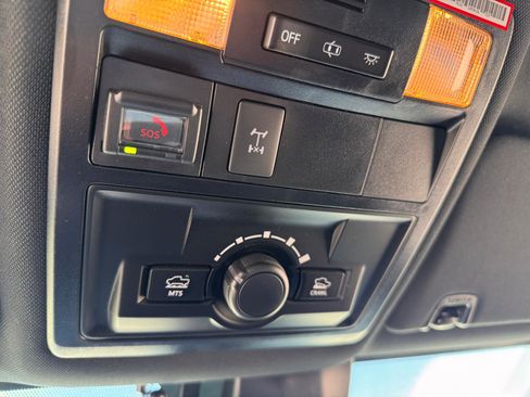 Used 2020 Toyota Tacoma TRD Off-Road AWD/4WD image 31