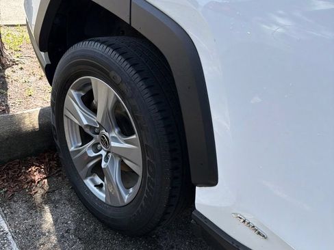 Certified 2023 Toyota RAV4 LE AWD/4WD image 4