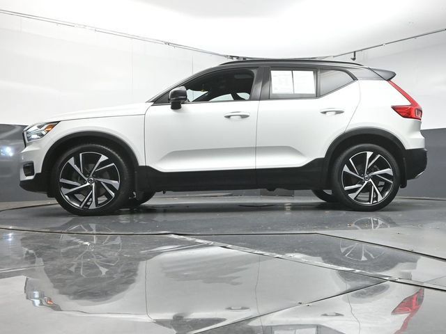Used 2020 Volvo XC40 T5 R-Design w/ Protection Package AWD/4WD image 36