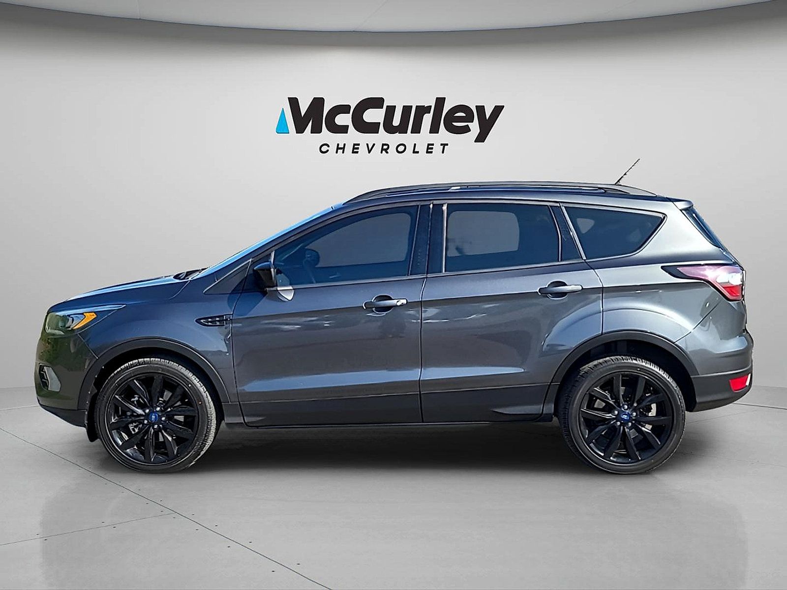 Used 2017 Ford Escape SE w/ Equipment Group 201A AWD/4WD image 4