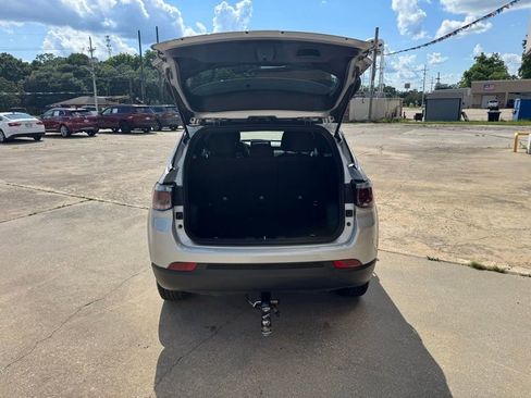 Used 2024 Jeep Compass Sport AWD/4WD image 9