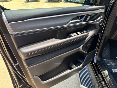 New 2026 Jeep Grand Wagoneer Limited AWD/4WD image 18