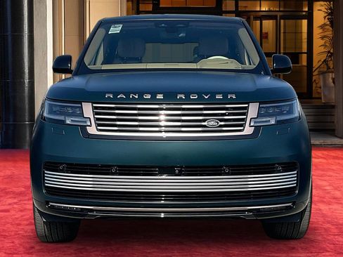 New 2026 Land Rover Range Rover SV AWD/4WD image 2