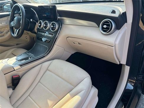 Used 2022 Mercedes-Benz GLC 300 image 17