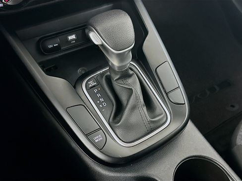 Used 2025 Kia Soul LX w/ LX Technology Package FWD image 24