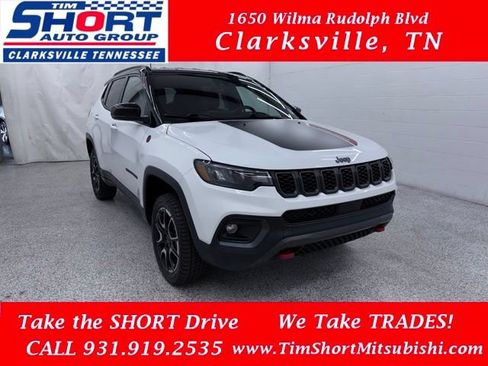 Used 2025 Jeep Compass Trailhawk AWD/4WD image 1