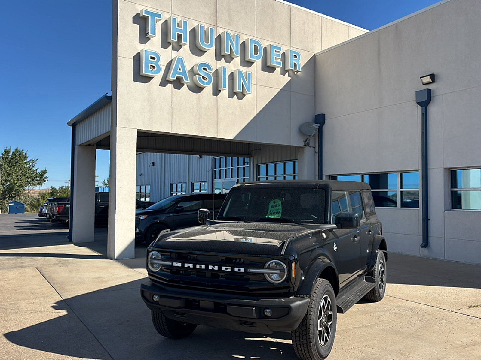 Used 2026 Ford Bronco Outer Banks AWD/4WD image 1