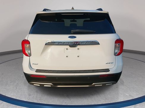 Used 2023 Ford Explorer XLT w/ Equipment Group 202A AWD/4WD image 6