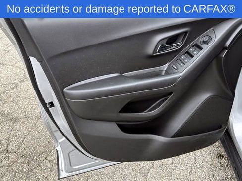 Certified 2022 Chevrolet Trax LT w/ Driver Confidence Package image 17
