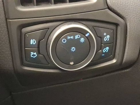 Used 2015 Ford Focus Titanium FWD image 26