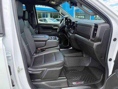 Used 2025 Chevrolet Silverado 1500 LT AWD/4WD image 9