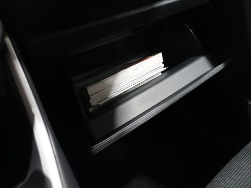 Used 2024 Toyota RAV4 LE image 31