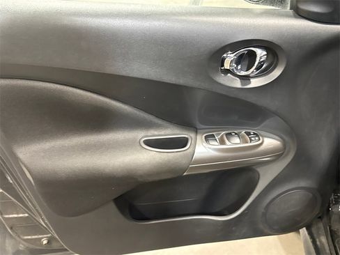 Used 2013 Nissan Juke SV image 7