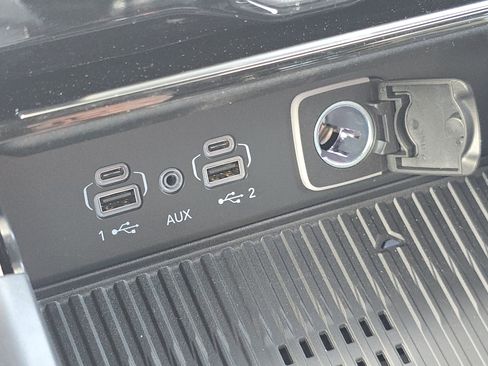 New 2026 Jeep Grand Cherokee L Limited AWD/4WD image 13