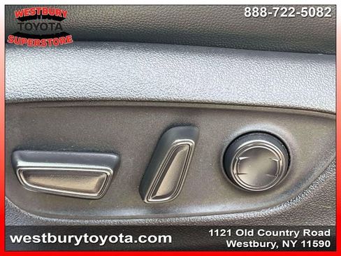 Used 2023 Toyota Highlander XLE AWD/4WD image 22