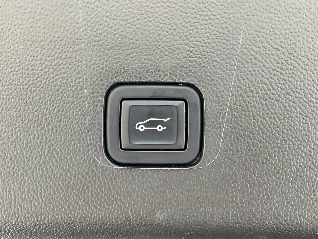 Used 2023 Chevrolet Traverse LT FWD image 52