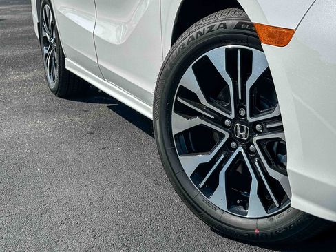 New 2026 Honda Odyssey Elite image 3