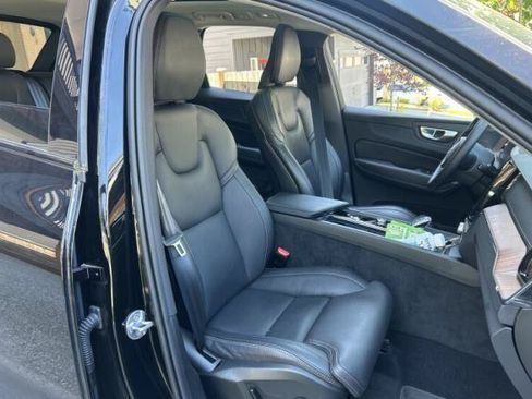 Used 2024 Volvo XC60 B5 Ultimate w/ Protection Package Premier AWD/4WD image 4