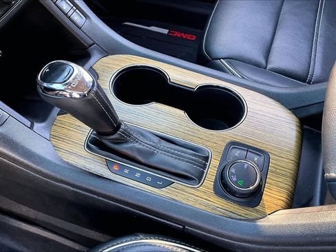 Used 2017 GMC Acadia Denali image 16