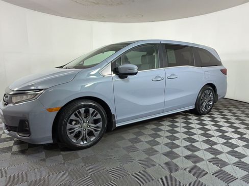 Used 2025 Honda Odyssey Touring image 25
