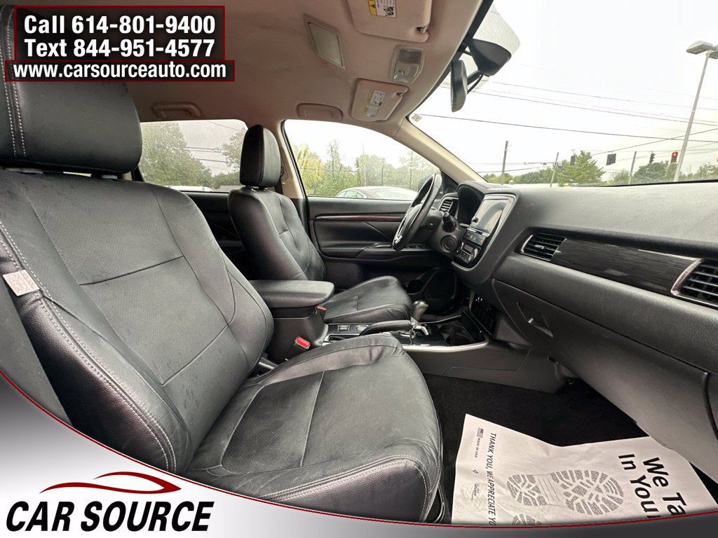 Used 2017 Mitsubishi Outlander SEL FWD image 28