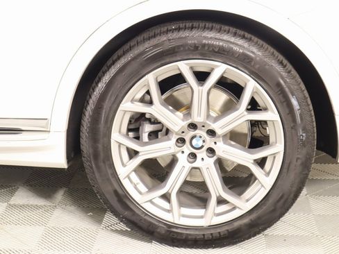 Used 2023 BMW X7 xDrive40i w/ Premium Package image 22