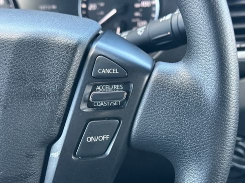 Used 2024 Nissan Frontier SV AWD/4WD image 19