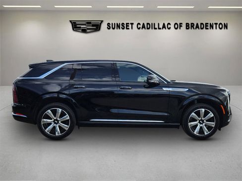 New 2025 Cadillac Escalade IQ Luxury 1 w/ Smart Trailering package image 8