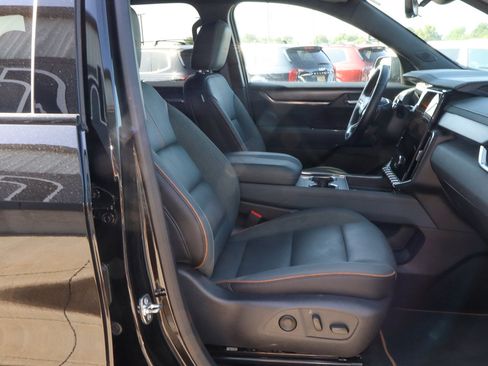 Used 2025 GMC Acadia AT4 w/ Super Cruise Package AWD/4WD image 29