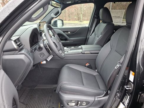 New 2026 Lexus LX 700h Luxury image 7