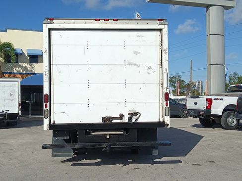 Used 2016 Ford E-350 and Econoline 350 Super Duty image 6