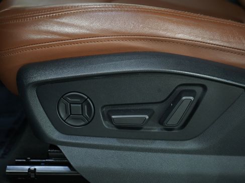 Used 2022 Audi Q8 Premium w/ Convenience Package AWD/4WD image 25