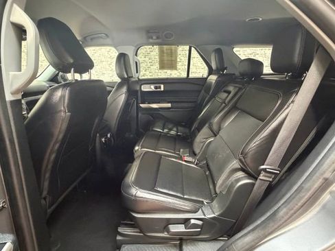Used 2023 Ford Explorer Limited image 13