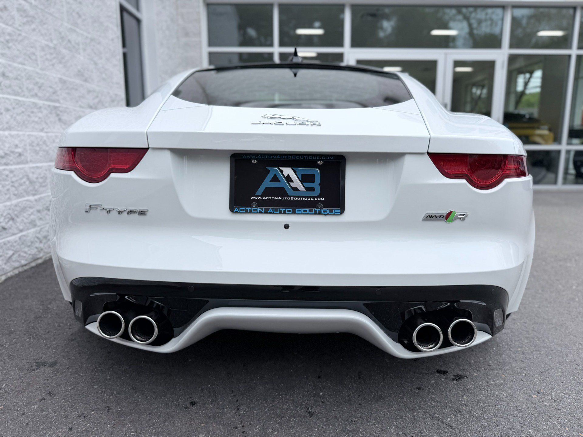 Used 2017 Jaguar F-TYPE R AWD/4WD image 27