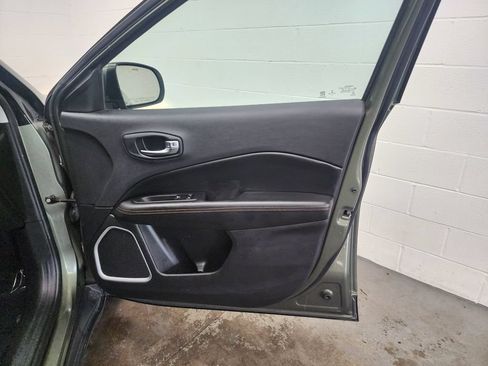Used 2019 Jeep Compass Limited AWD/4WD image 30