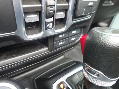 Used 2023 Jeep Wrangler Unlimited w/ Sun & Screen Package AWD/4WD image 30
