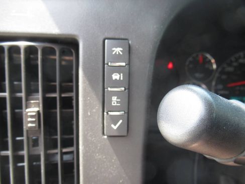 Used 2025 GMC Savana 2500 w/ Driver Convenience Package RWD image 18
