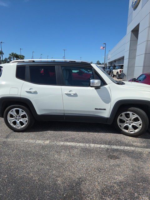 Used 2017 Jeep Renegade Limited FWD image 2